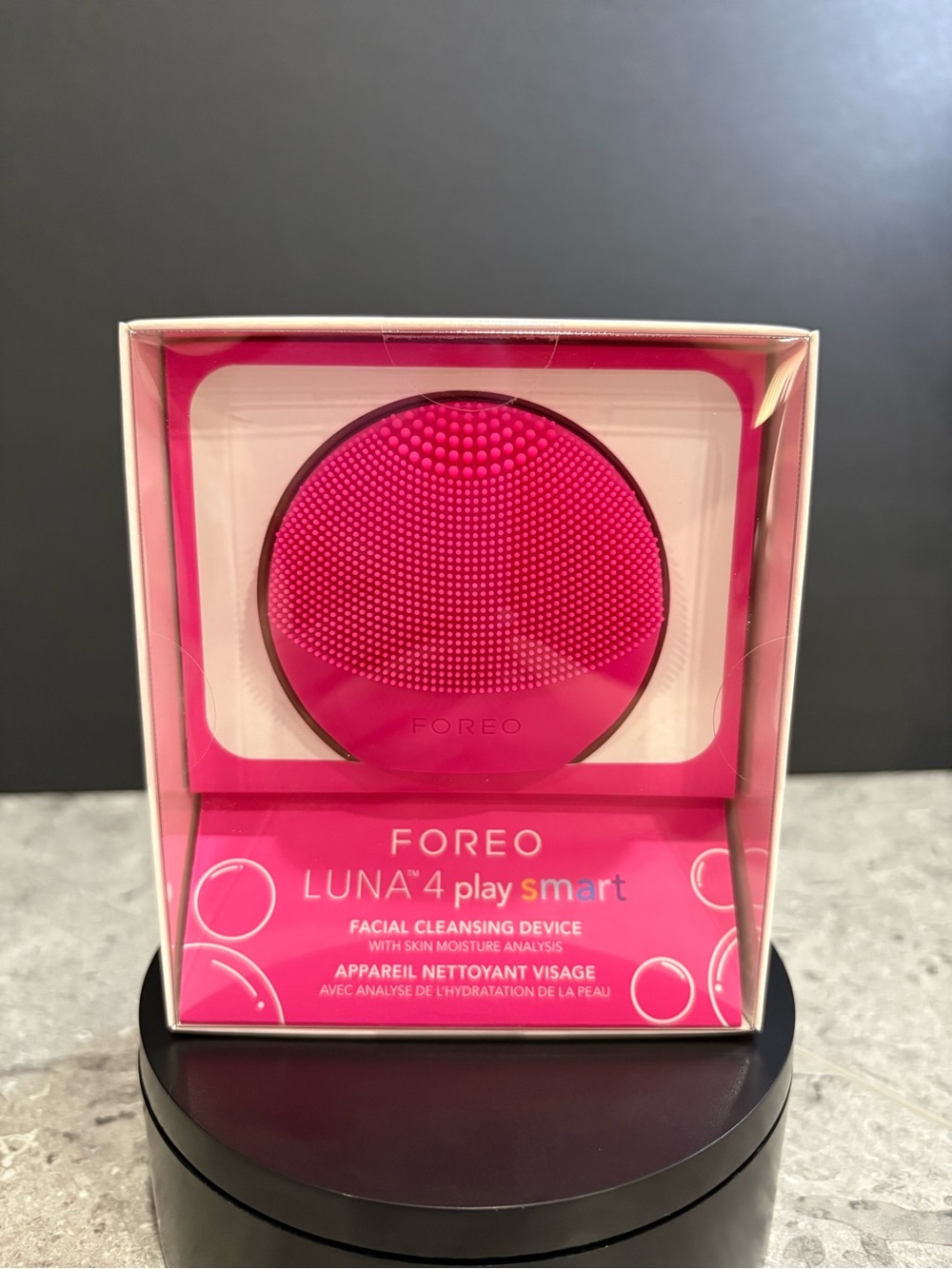 FOREO LUNA 4 Play Smart Facial Device - Cherry